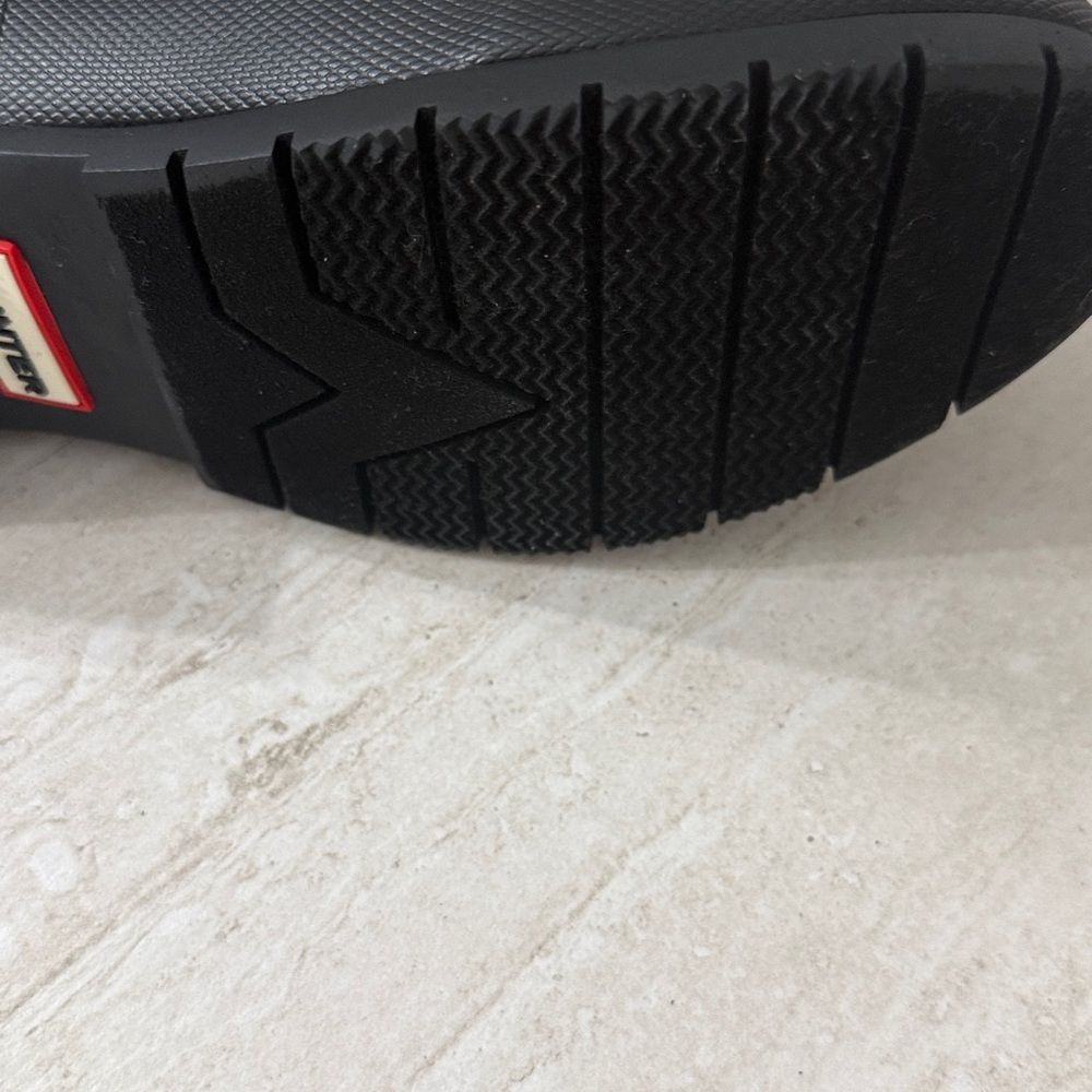 Hunter Black Tall Logo Rain Boots..ladies size 9
Rubber boots .. new - Picture 6 of 8